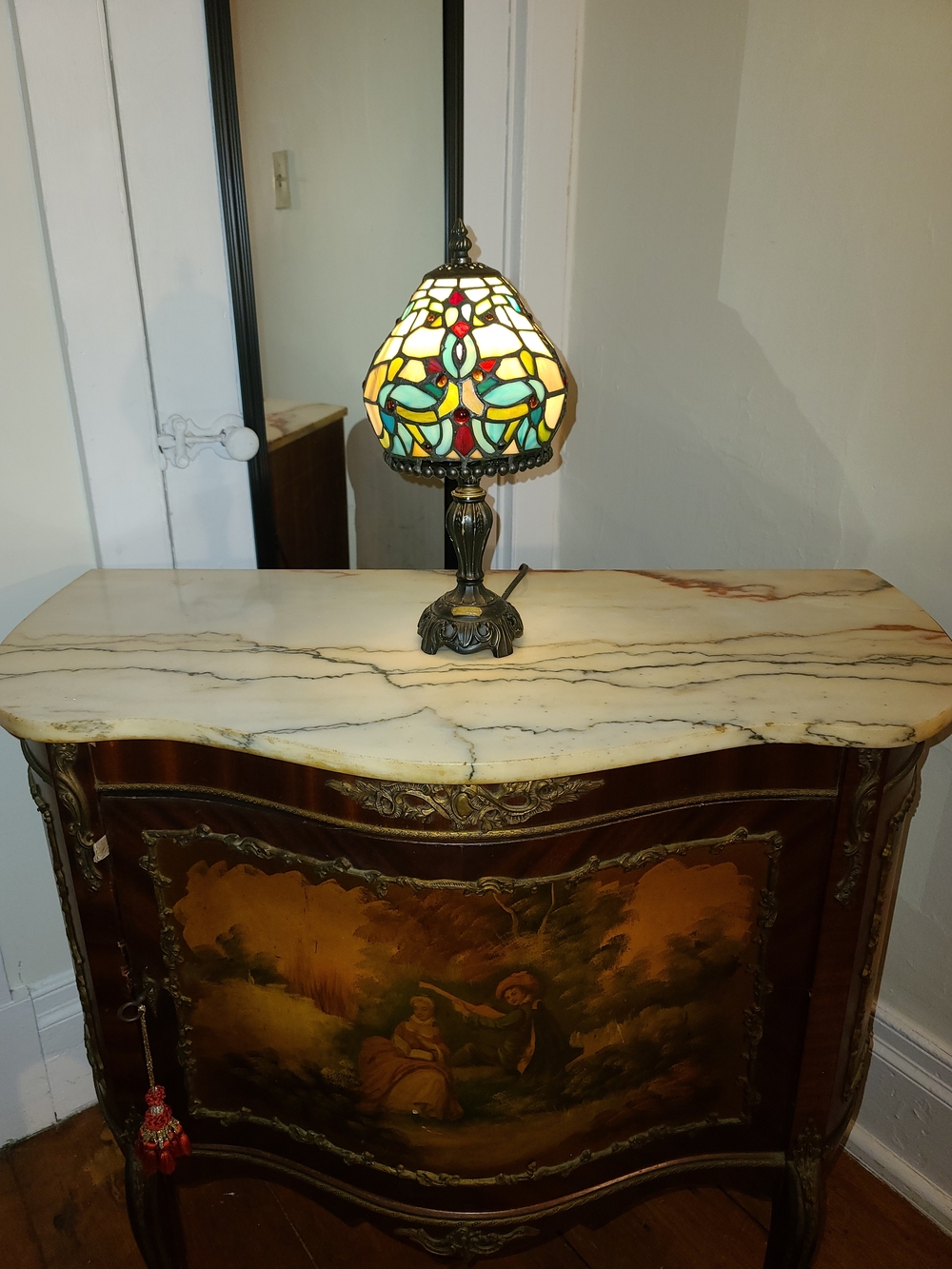 Dale Tiffanys Inc. Antiques Roadshow Lamp - Art Nouveau Stained Glass Desk Lamp - Picture 2 of 16